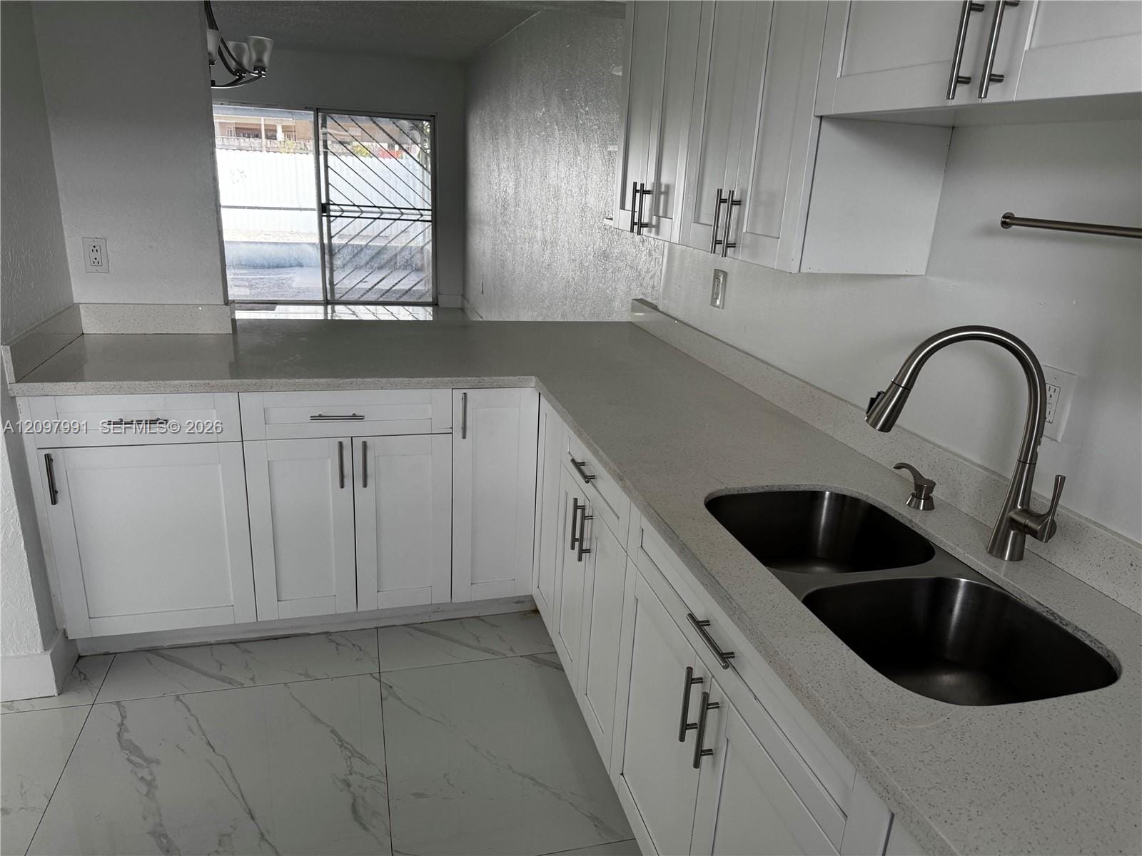 811 W 79th Place 811, Hialeah, FL 33014 photo 5