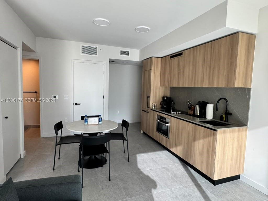 121 NE 5th Street 1913, Miami, FL 33132 photo 2