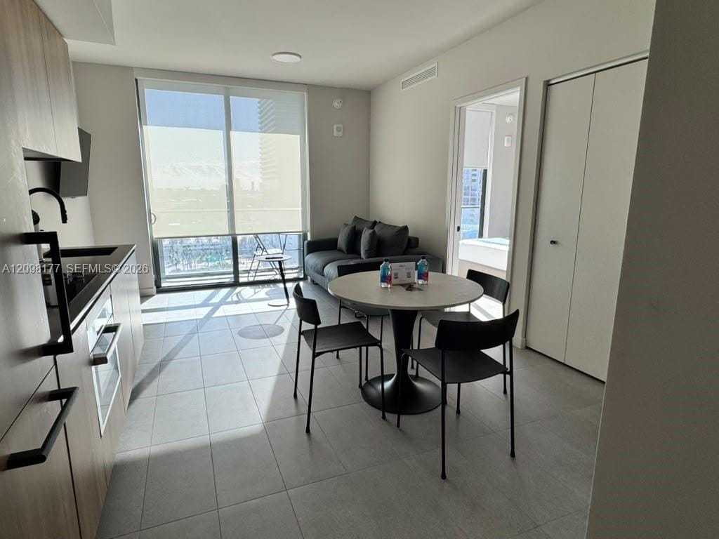 121 NE 5th Street 1913, Miami, FL 33132 photo 3