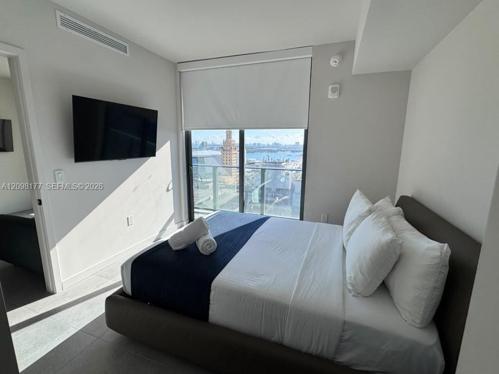 121 NE 5th Street 1913, Miami, FL 33132 photo 9