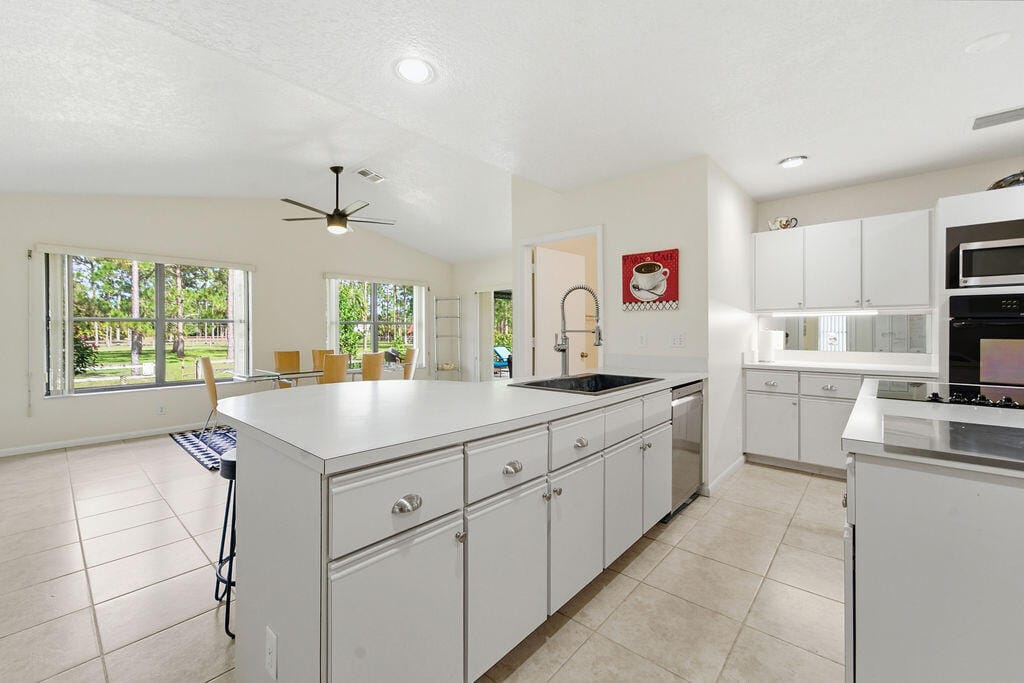 5562 REYNOLDS Road, Lake Worth, FL 33449 photo 14