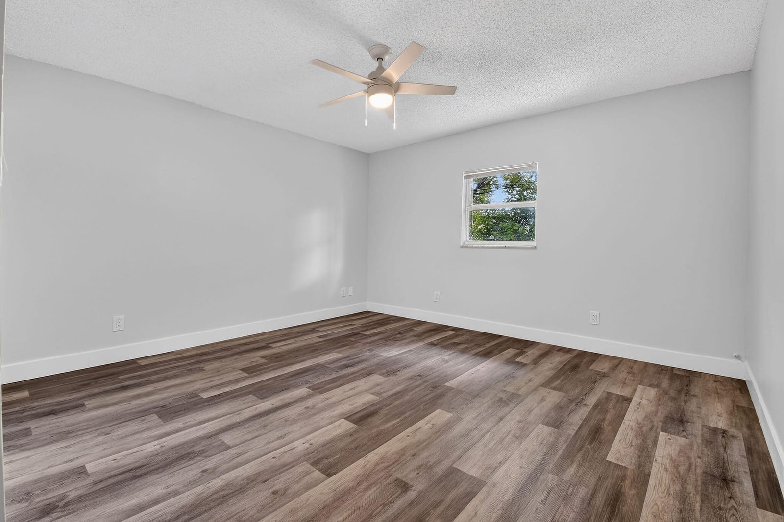 1025 W 7TH Street, Riviera Beach, FL 33404 photo 23