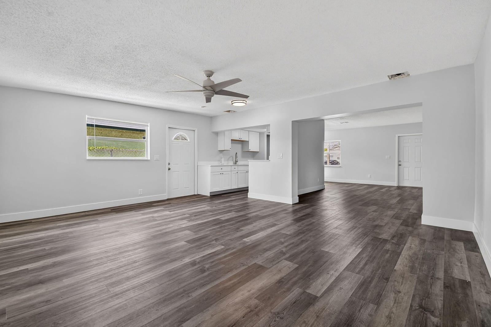 1025 W 7TH Street — photo 6