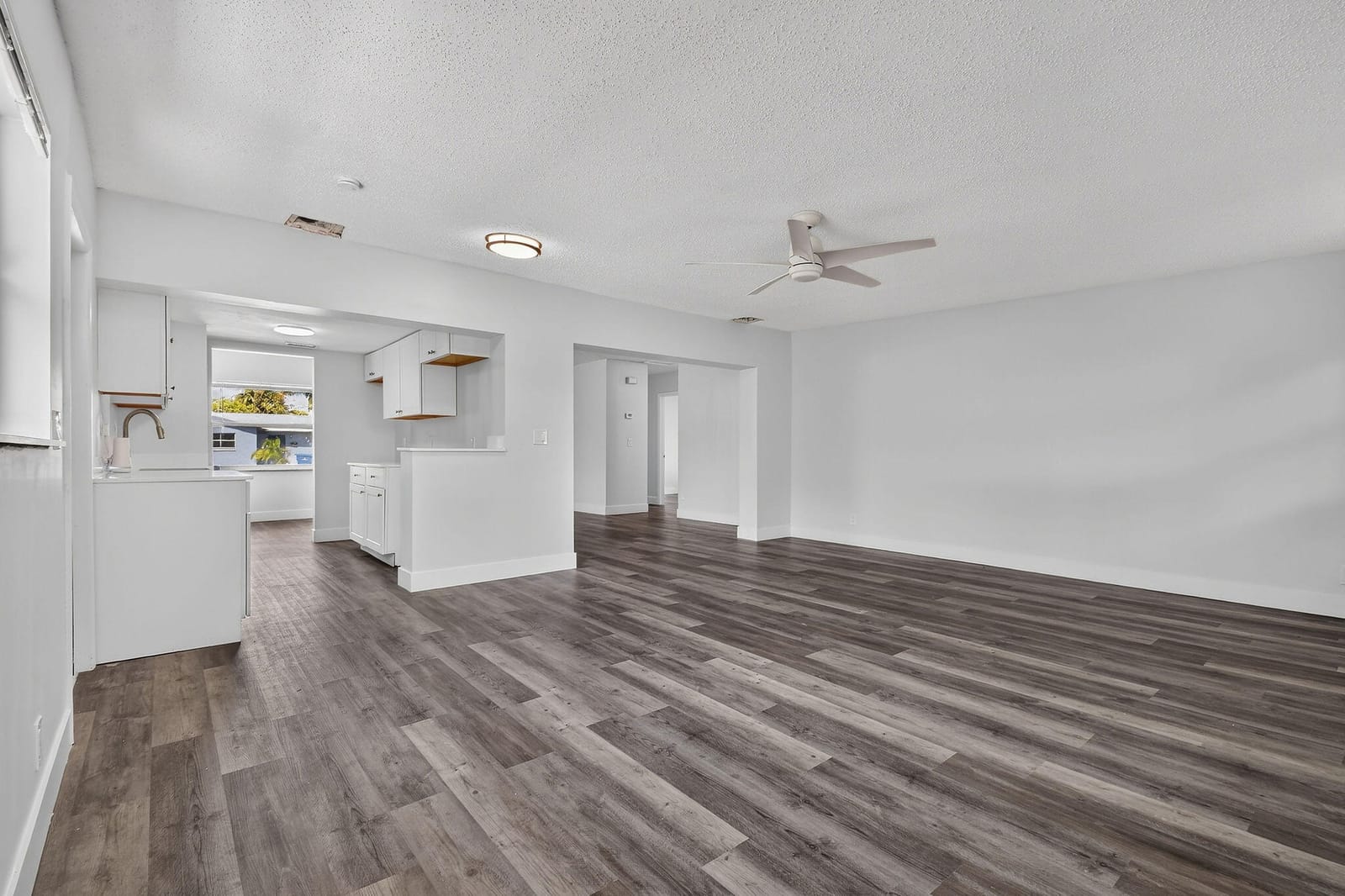 1025 W 7TH Street — photo 7