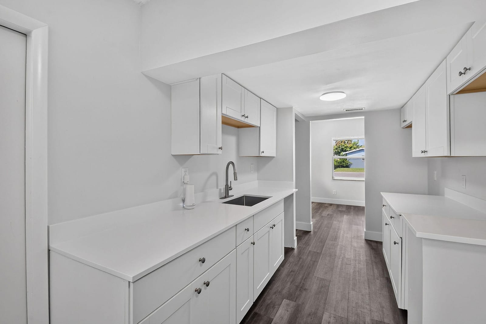 1025 W 7TH Street — photo 9