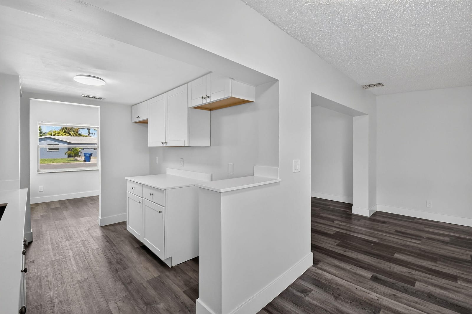 1025 W 7TH Street — photo 10