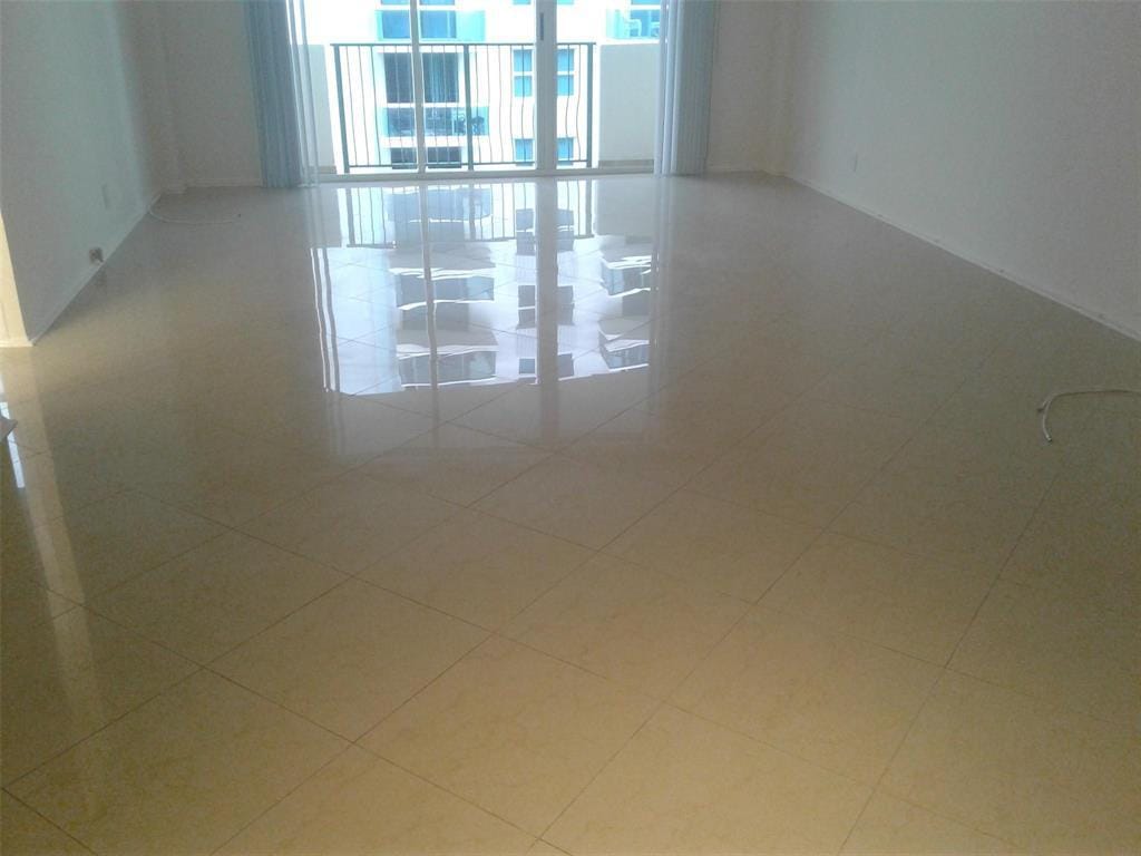 9195 COLLINS Avenue 709 — photo 3