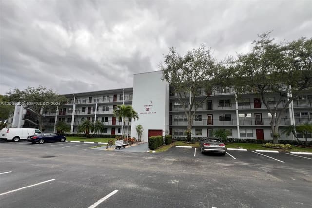 1301 SW 134th Way 208B, Pembroke Pines, FL 33027