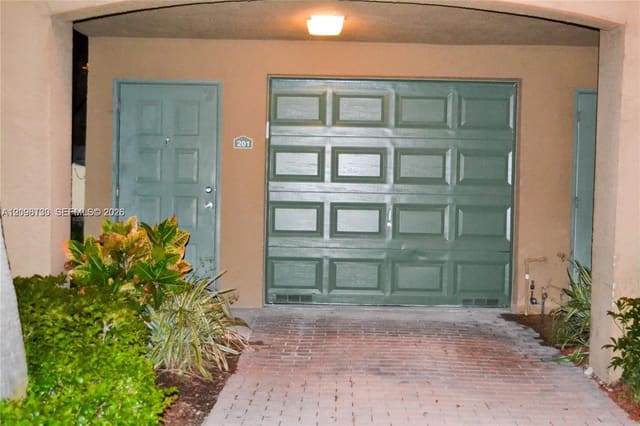 2871 NE 185th Street 201, Aventura, FL 33180