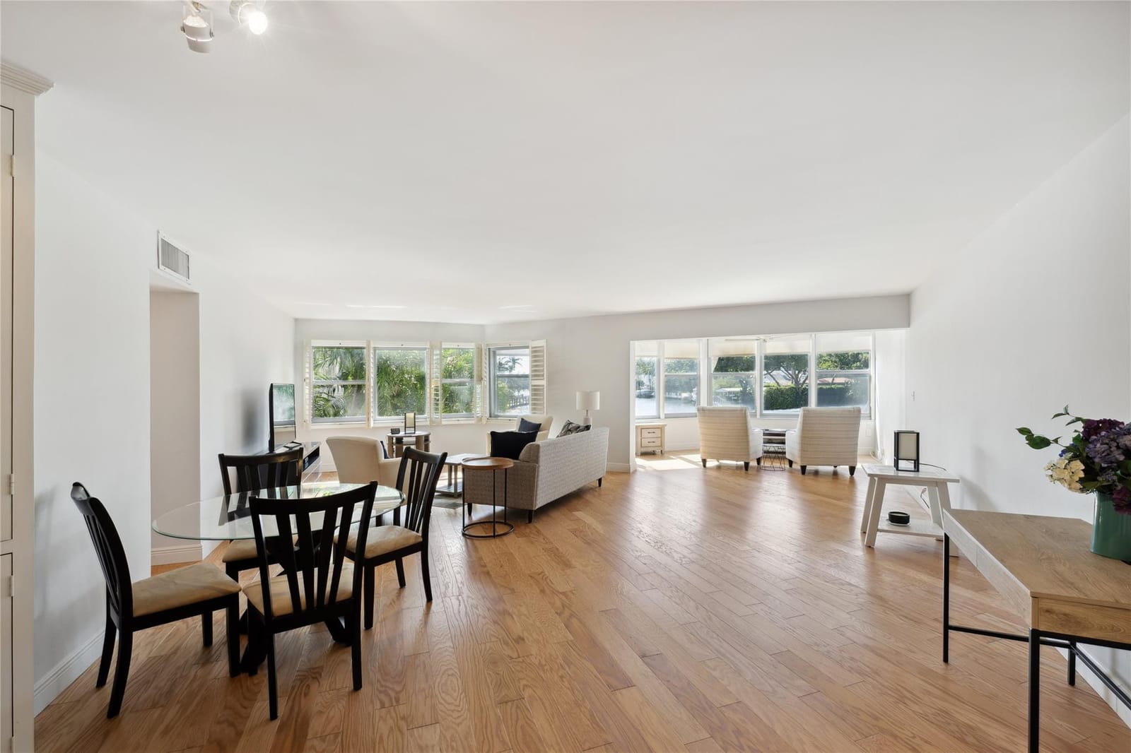 818 SE 4TH Street 201 — photo 2