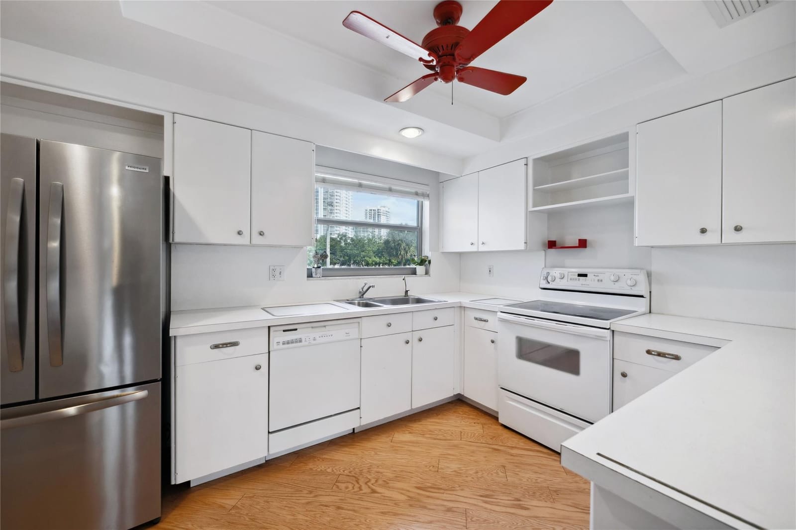 818 SE 4TH Street 201, Fort Lauderdale, FL 33301 photo 17