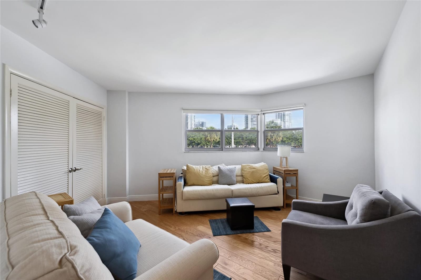 818 SE 4TH Street 201, Fort Lauderdale, FL 33301 photo 23