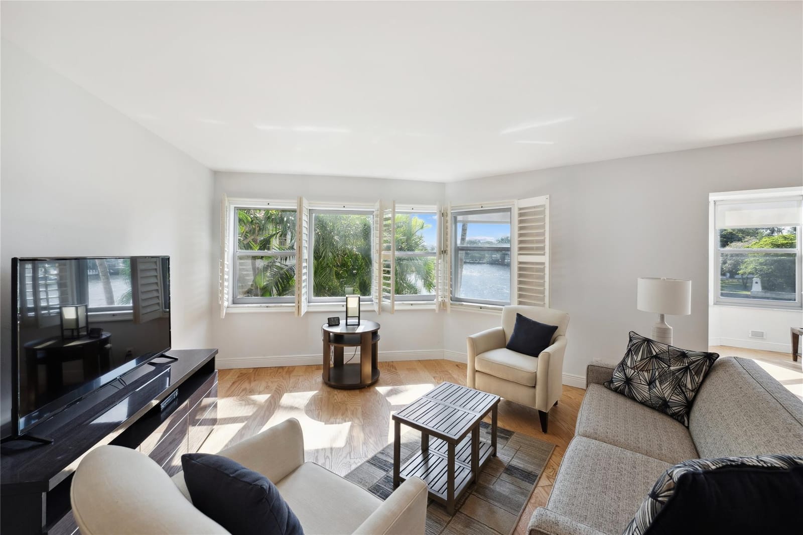 818 SE 4TH Street 201 — photo 5