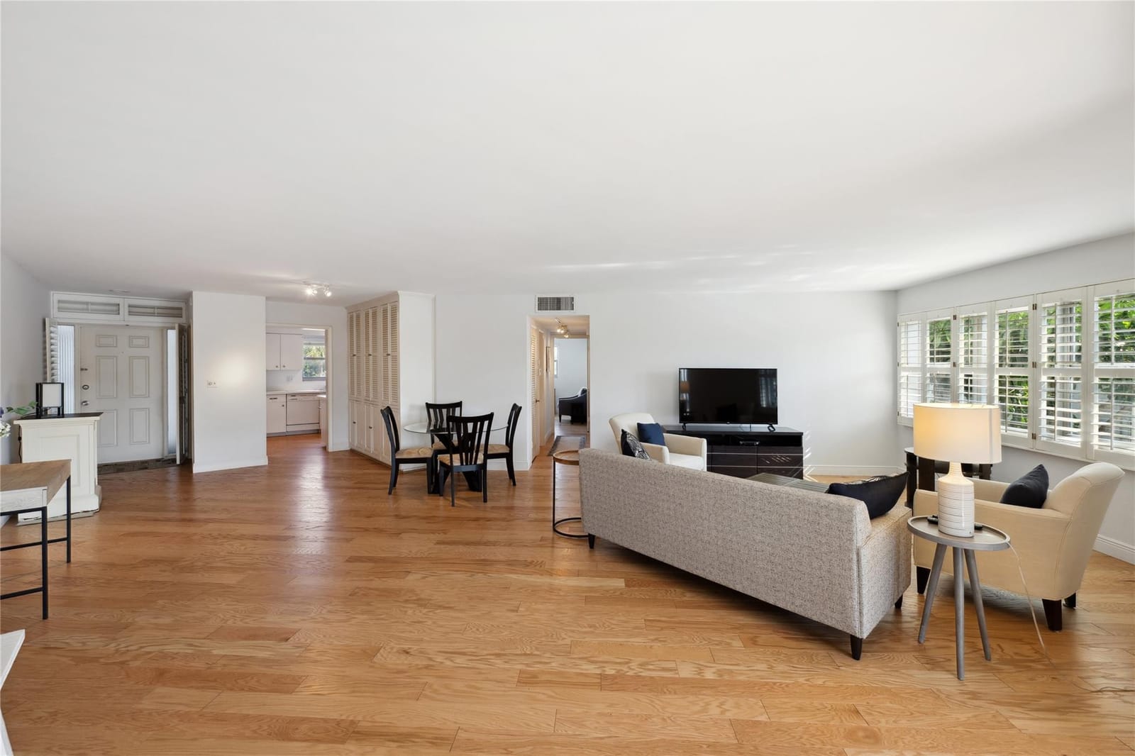 818 SE 4TH Street 201 — photo 8