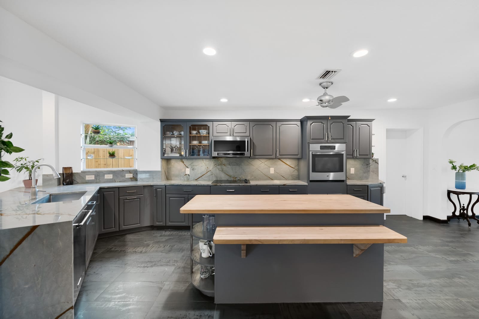 2108 NE 24TH Street, Wilton Manors, FL 33305 photo 17