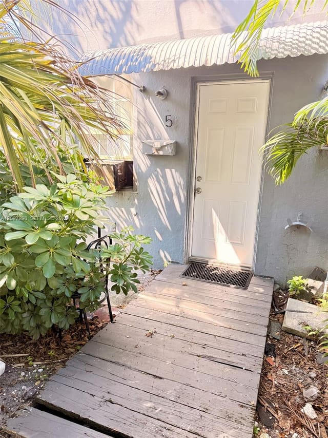 1111 N 22nd Avenue 5, Hollywood, FL 33020