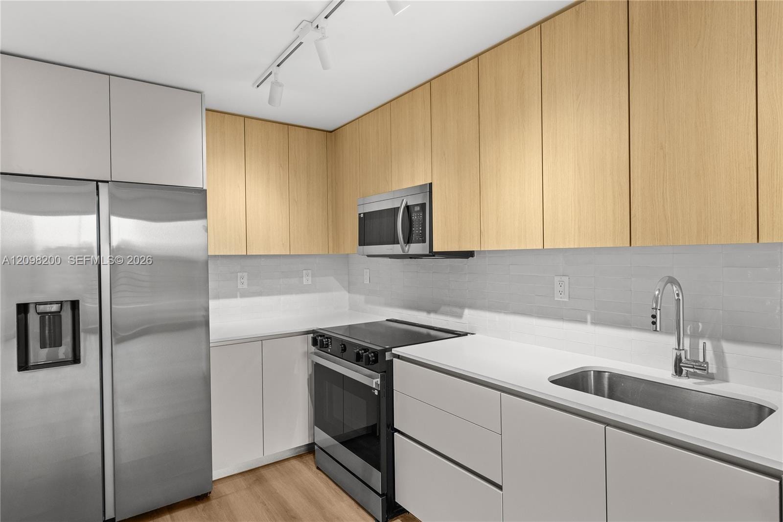 215 SE 4th Street 204, Hallandale Beach, FL 33009 photo 16