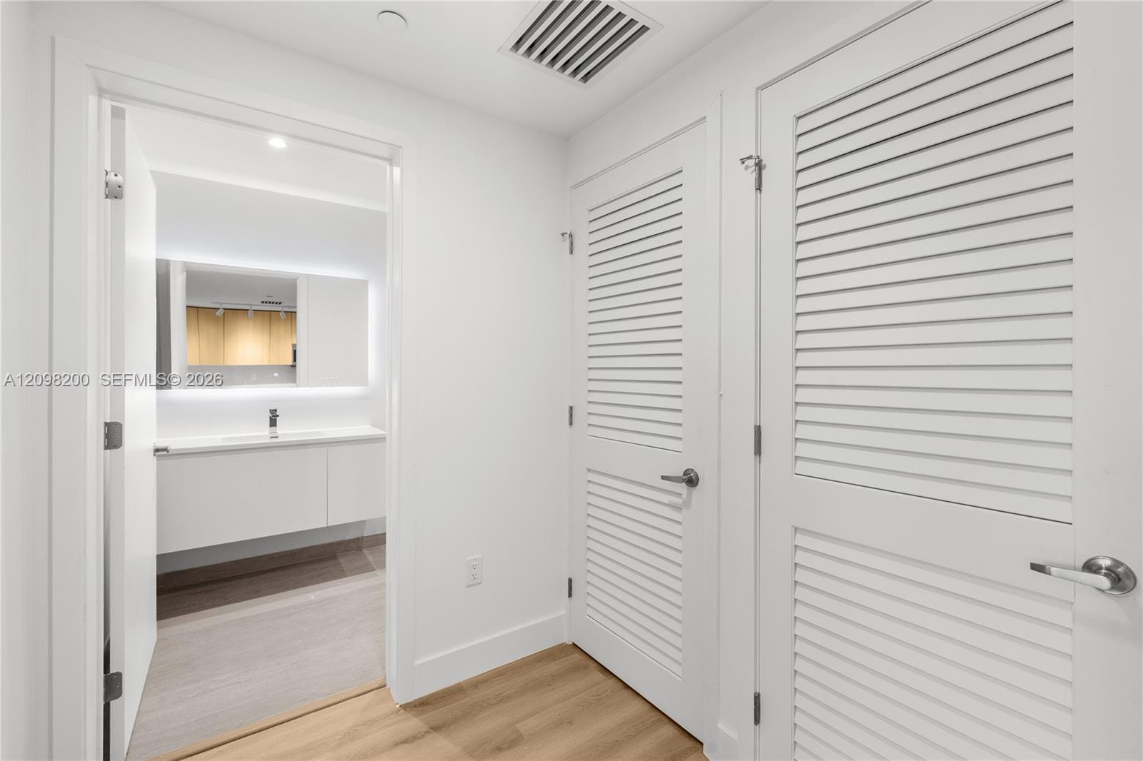 215 SE 4th Street 204, Hallandale Beach, FL 33009 photo 3