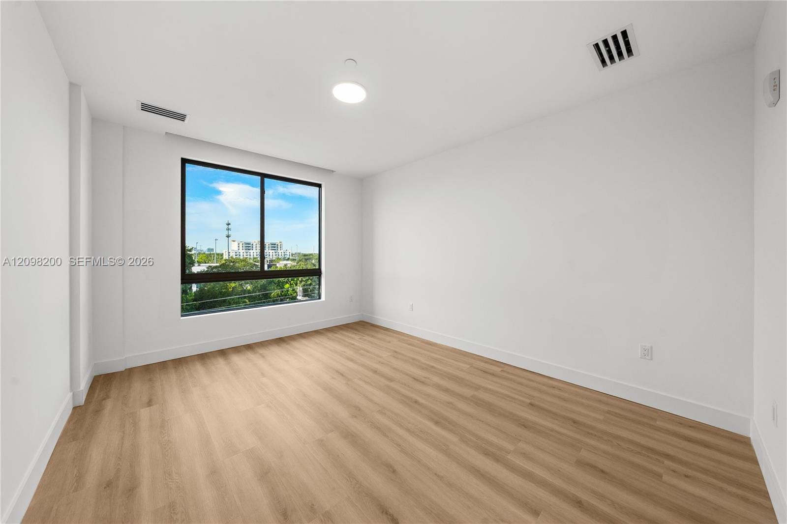 215 SE 4th Street 204, Hallandale Beach, FL 33009 photo 6