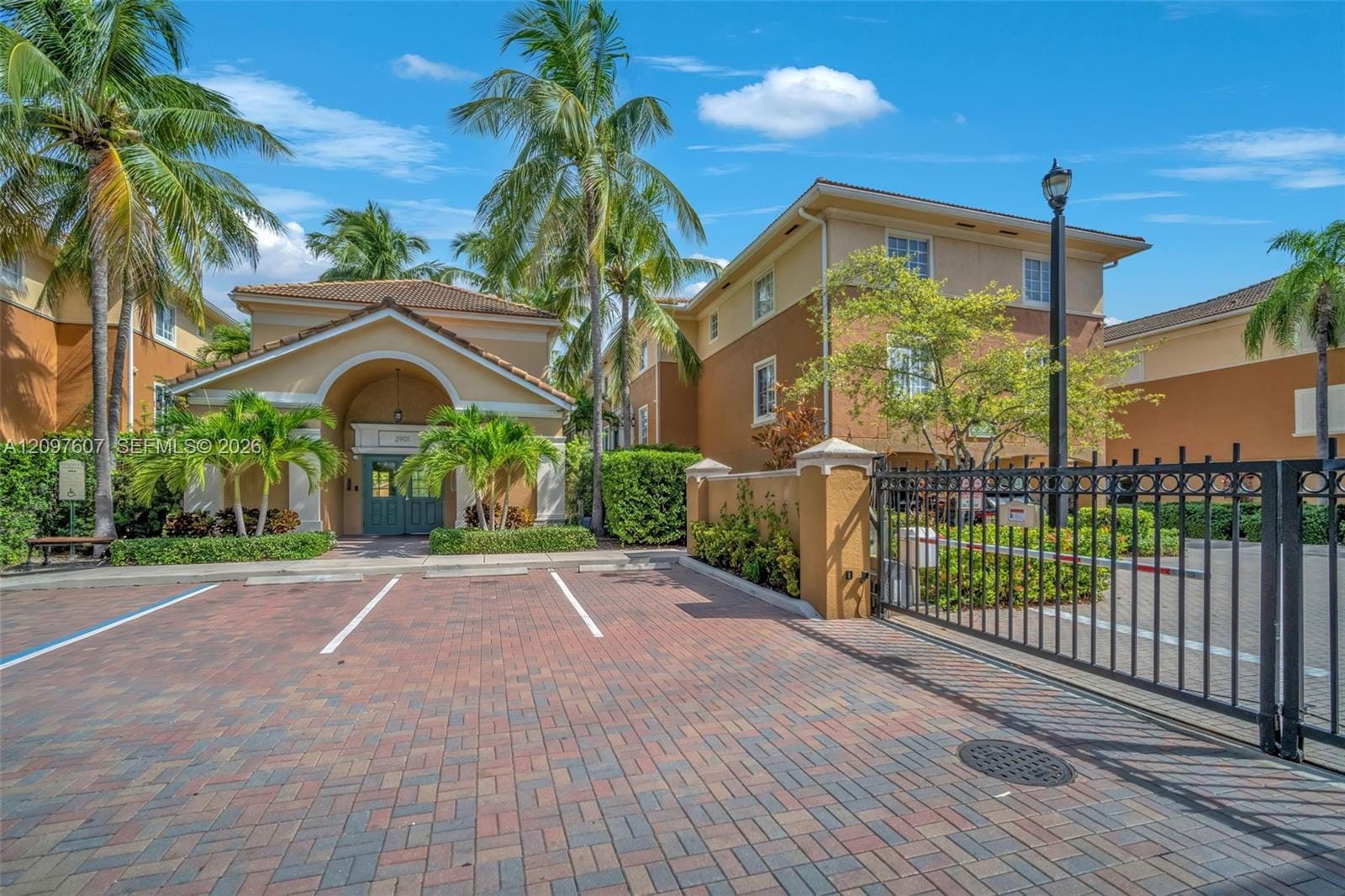 2921 NE 185th Street 1203, Aventura, FL 33180 photo 30