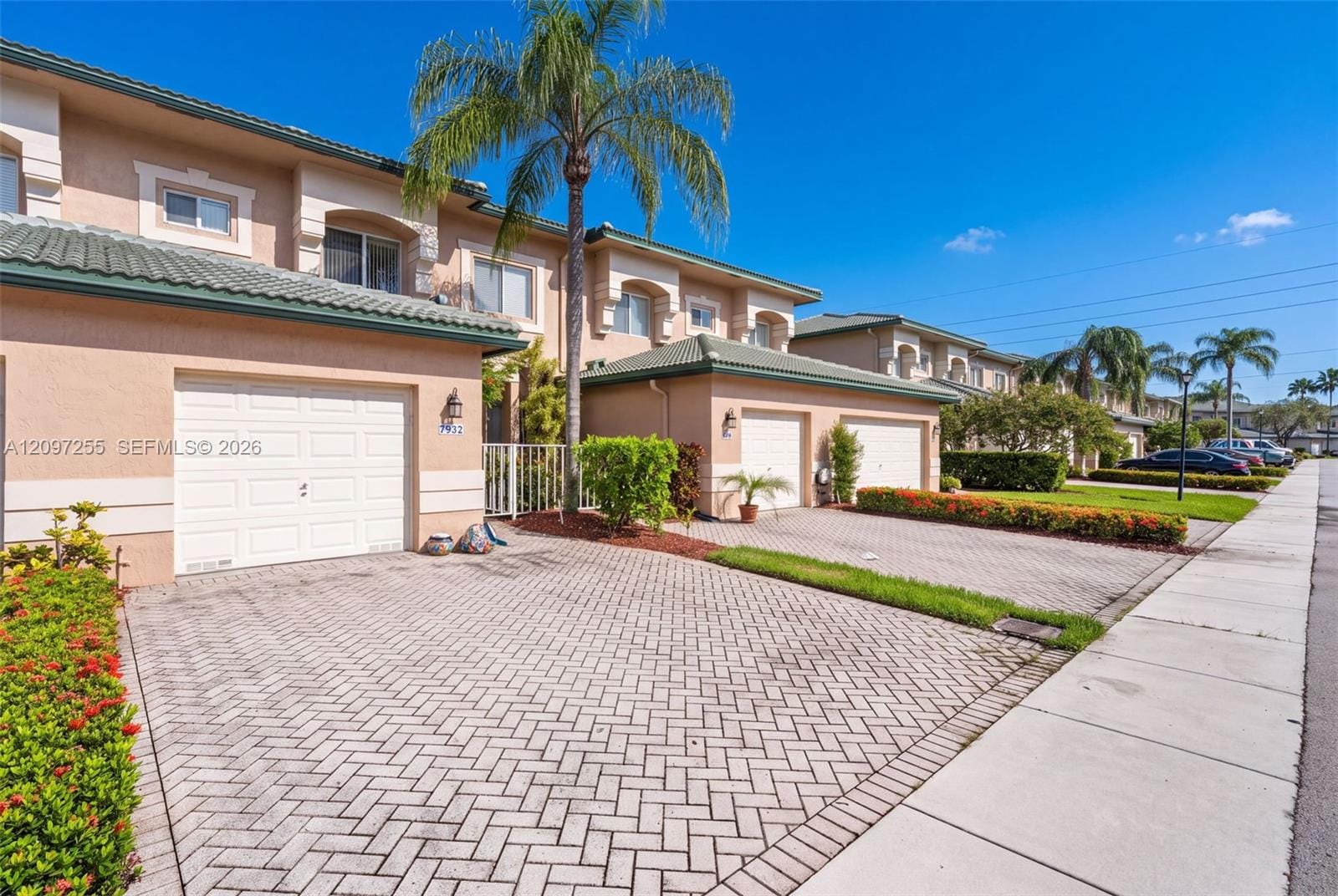 7932 E Exeter Boulevard E 202, Tamarac, FL 33321 photo 2