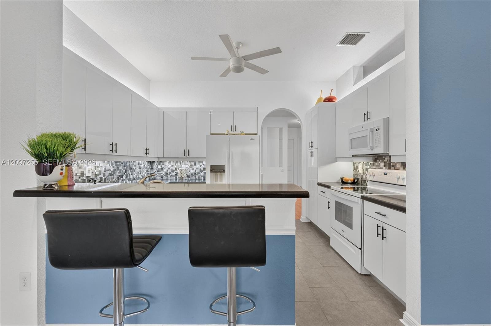 7932 E Exeter Boulevard E 202, Tamarac, FL 33321 photo 13