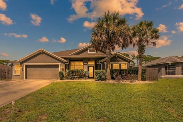 335 Evergreen Street NE, Palm Bay, FL 32907