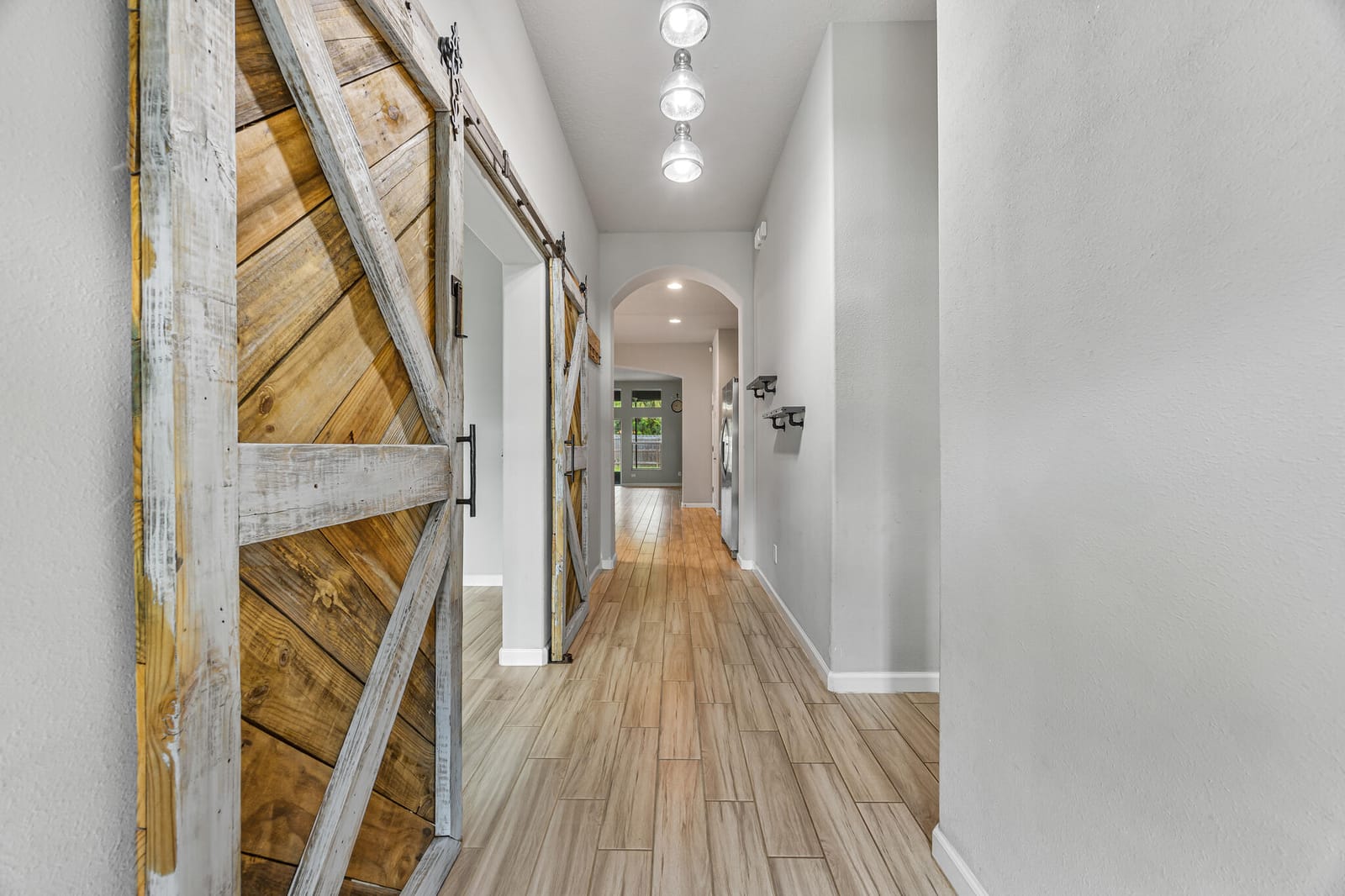 335 Evergreen Street NE — photo 2