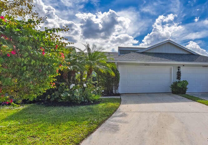 12790 SE BERWICK Court — photo 2