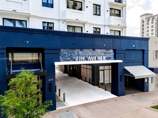 4220 Laguna Street 703, Coral Gables, FL 33146