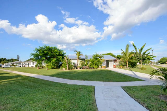 221 SW CALMOSO Drive, Port St. Lucie, FL 34983