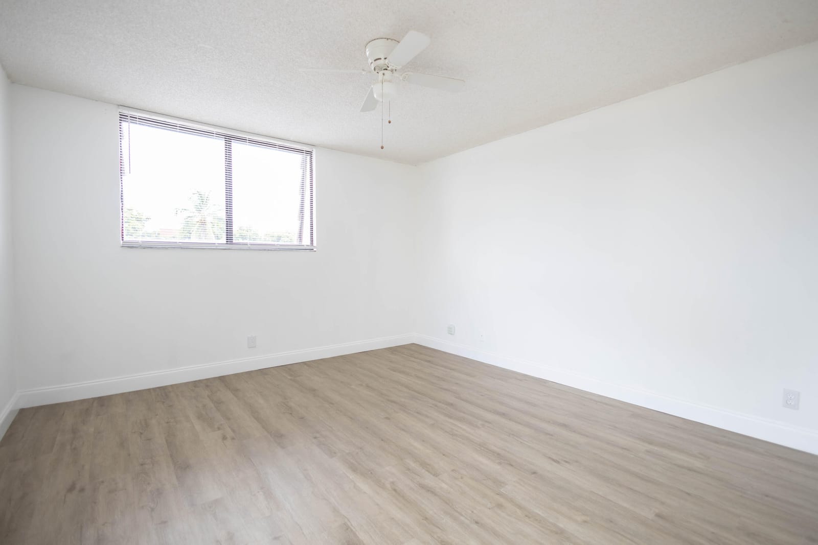 73 Springdale Circle, Palm Springs, FL 33461 photo 13