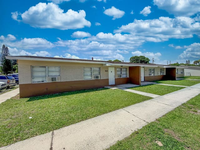 703 N 25th Street, Fort Pierce, FL 34947