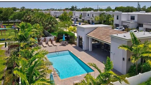 543 NW 17th Street 543, Fort Lauderdale, FL 33311