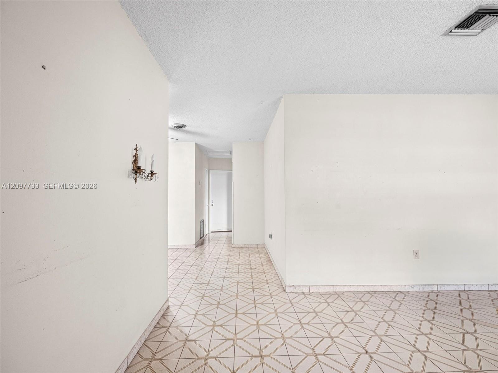 743 E 29th Street — photo 2