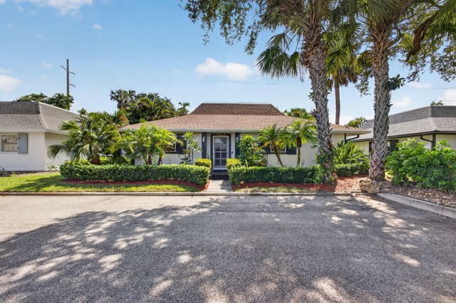 338 SW INDIAN GROVES Drive, Stuart, FL 34994