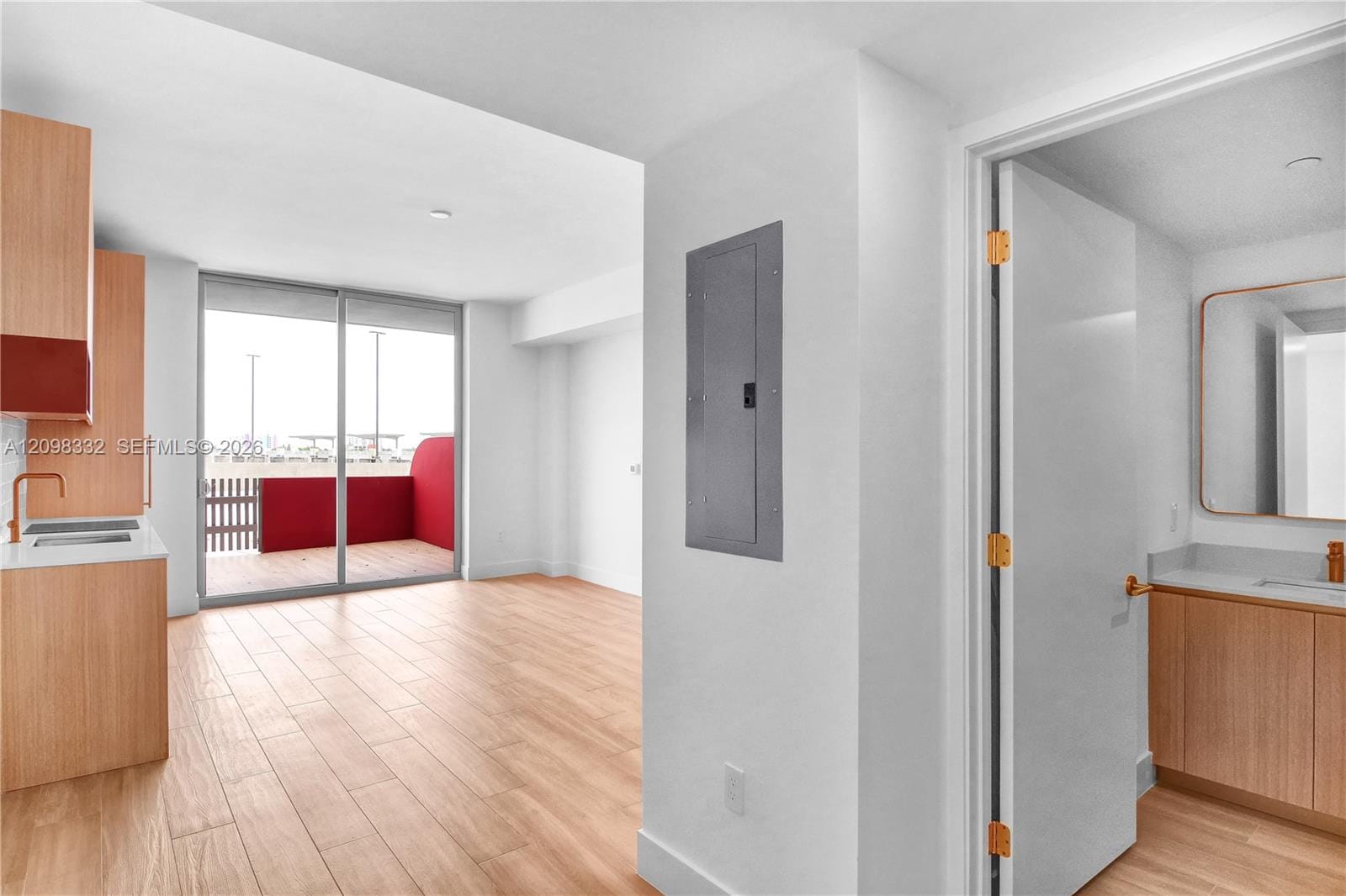 90 NE 32 522 — photo 3