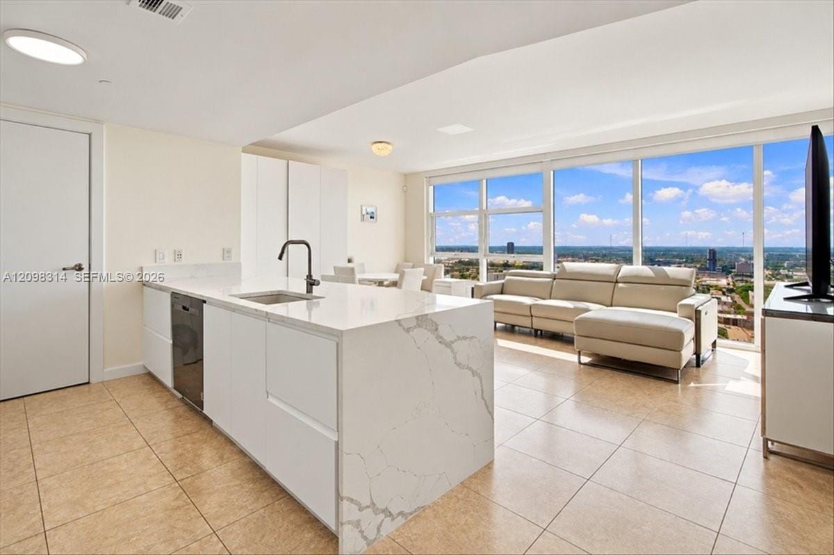 1830 S Ocean Drive 3607 — photo 4