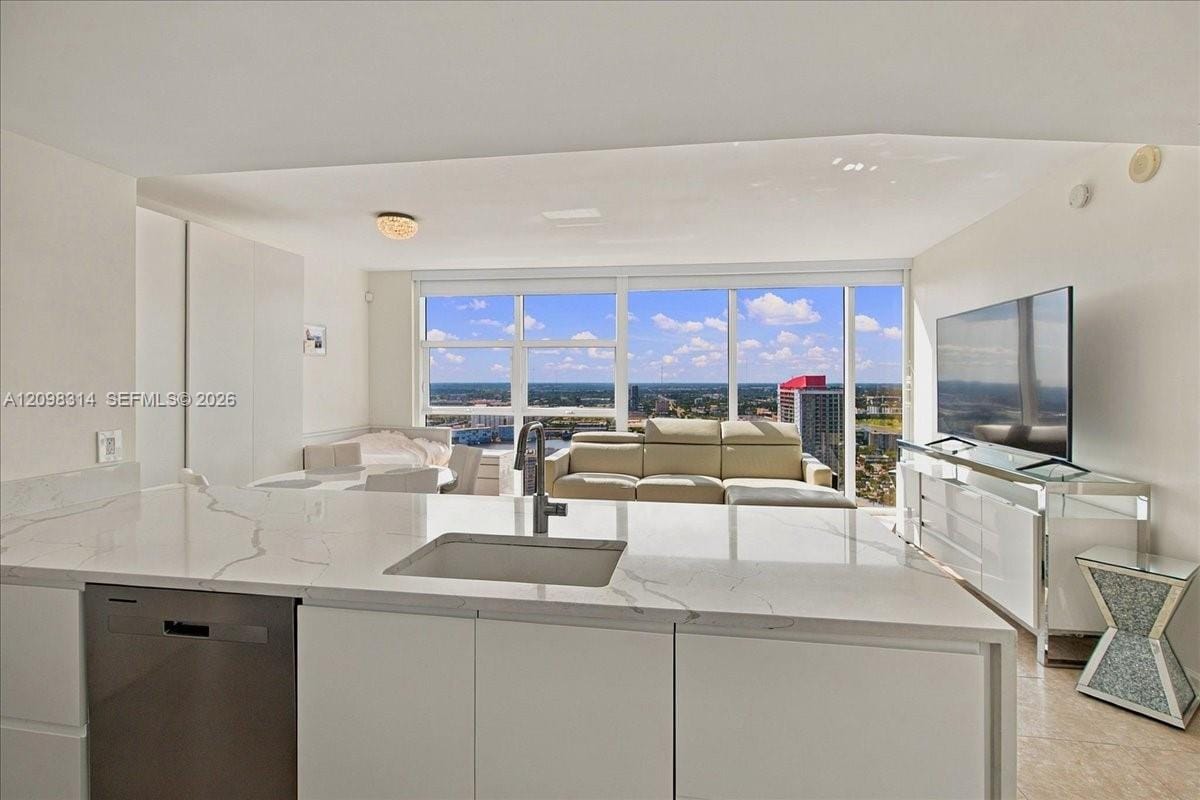 1830 S Ocean Drive 3607 — photo 9