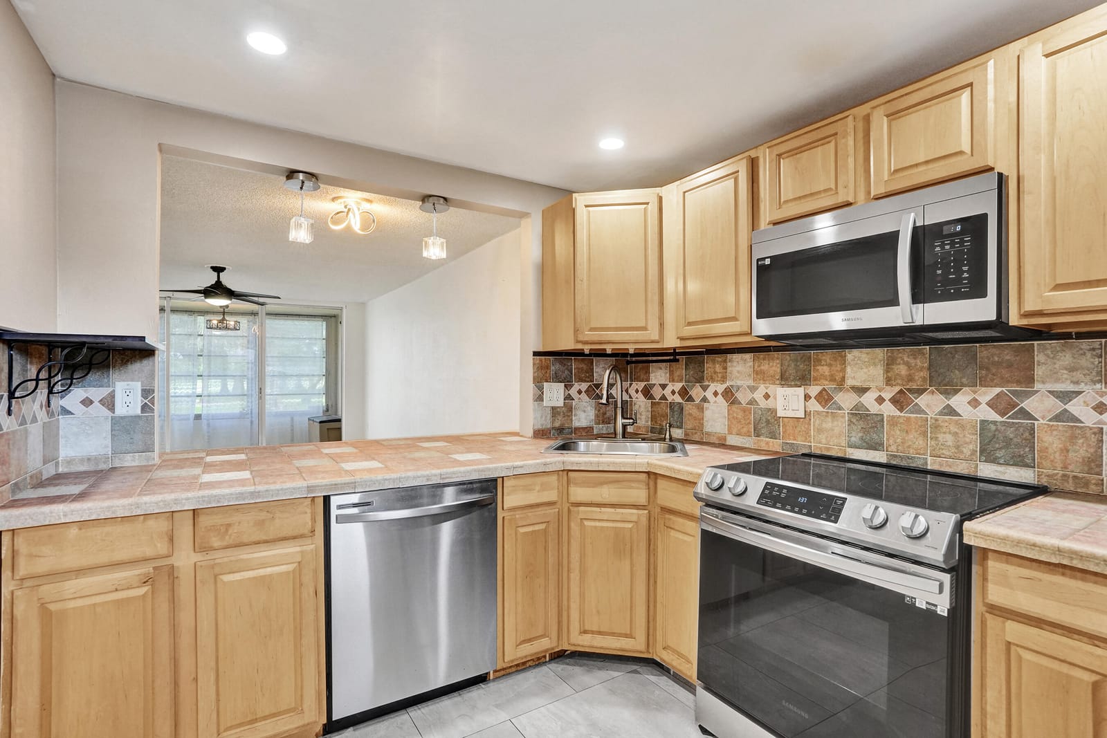 8301 SANDS POINT Boulevard S102, Tamarac, FL 33321 photo 6