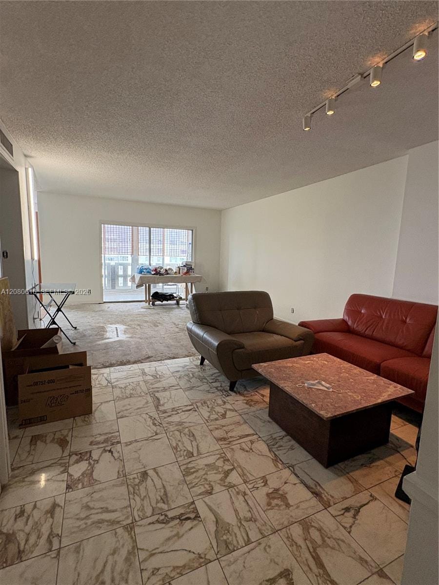 4330 Hillcrest Drive 816 — photo 3