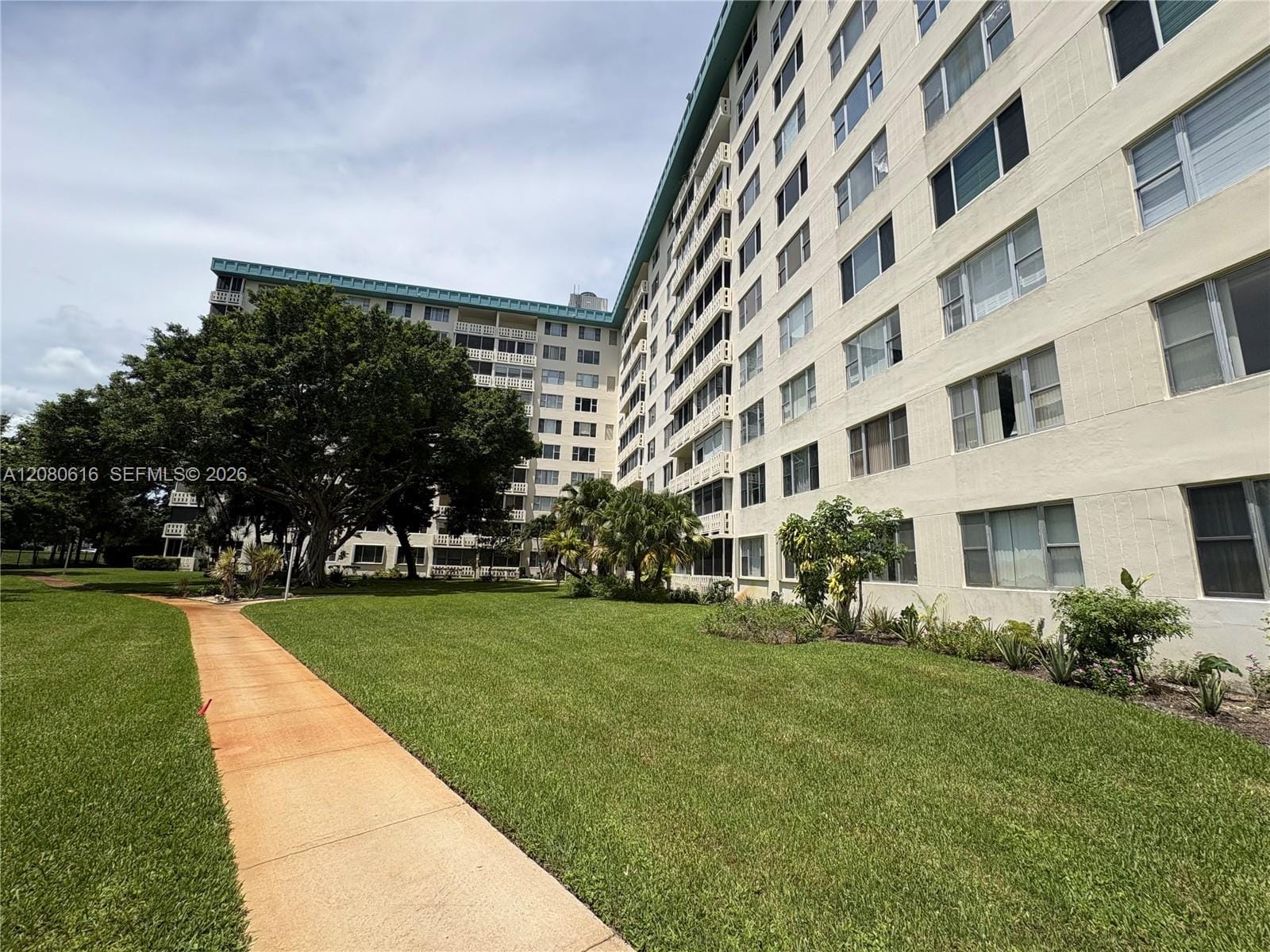 4330 Hillcrest Drive 816, Hollywood, FL 33021 photo 27