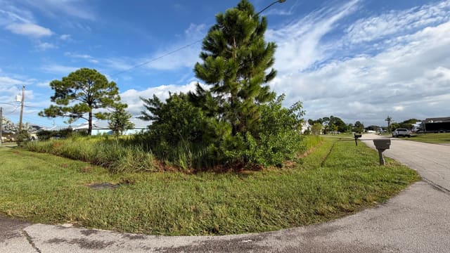 1892 SW LEWIS Street, Port St. Lucie, FL 34987