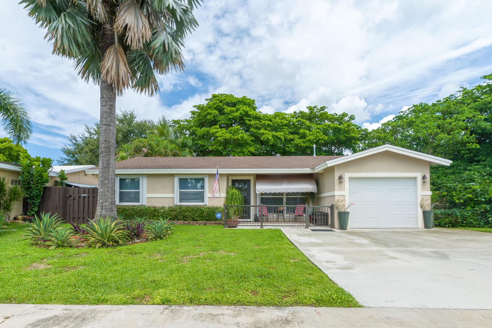 11841 NW 33RD Street — photo 3