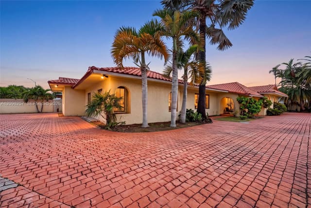 5550 SW 87th Avenue, Miami, FL 33165