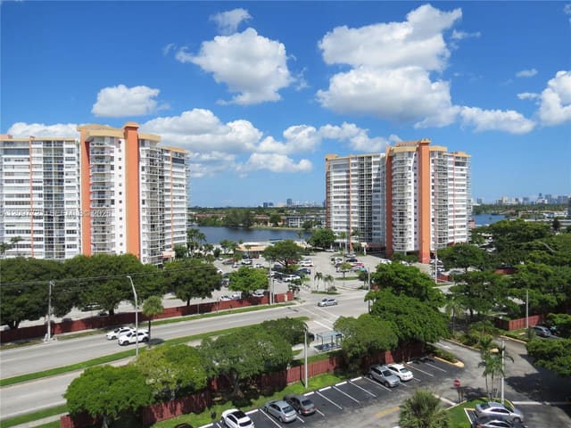 1200 NE Miami Gardens Drive 906W, Miami, FL 33179