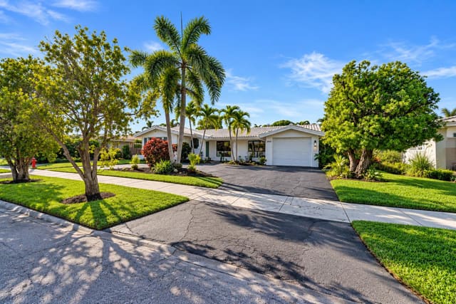 2050 NE 59TH Place, Fort Lauderdale, FL 33308