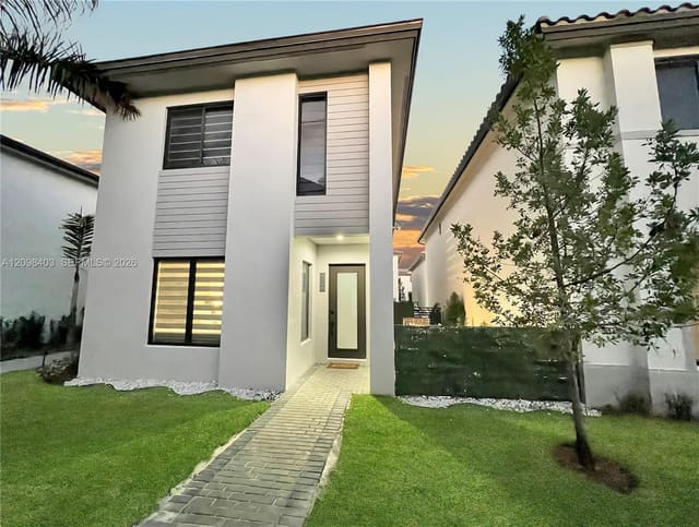 4386 NW 80th Court ., Doral, FL 33166