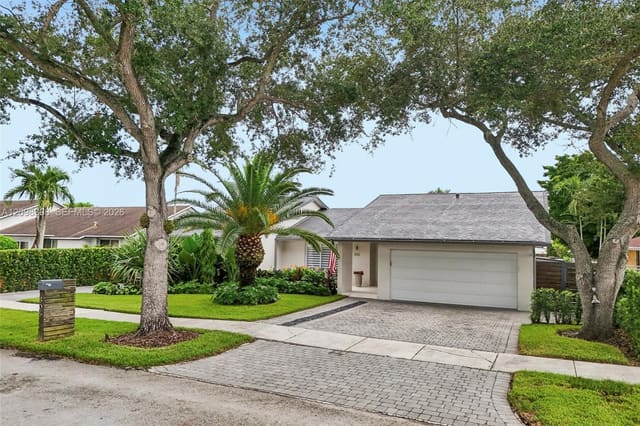 305 SW 134th Court, Miami, FL 33184