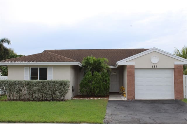 681 Pine Ridge Terrace 681, Davie, FL 33325